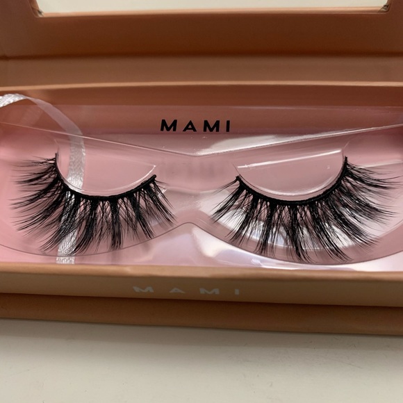 SOLD ON DEPOP | COLOURPOP - FALSE FAUX LASHIES (MAMI) - Picture 3 of 4